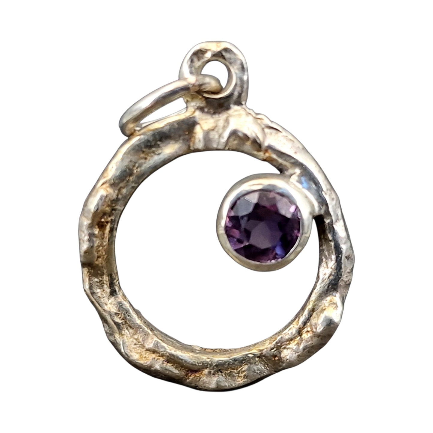 Amethyst Design Anhänger aus 925er Silber, teileloxiert, grob organisch geschmiedet, kräftig Lila, rund facettiert, Unikat, Handarbeit