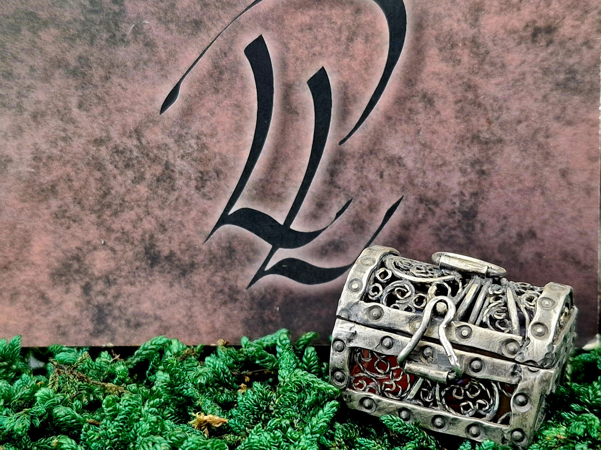 LeoLars-PABE Schatztruhe Filigree Anhänger aus 925er Silber, viele Details, zum öffnen und schließen, Schatz-verschiedene Edelsteine, Unikat, Handarbeit