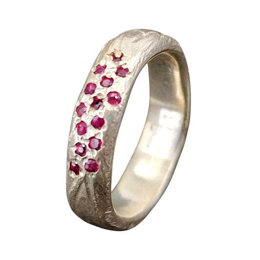 LeoLars-PABE Rubin Design Ring in Rindenoptik aus 925er Silber Gr. 56 (18) mit14 eingeriebenen Rubinen, Unikat, Handarbeit