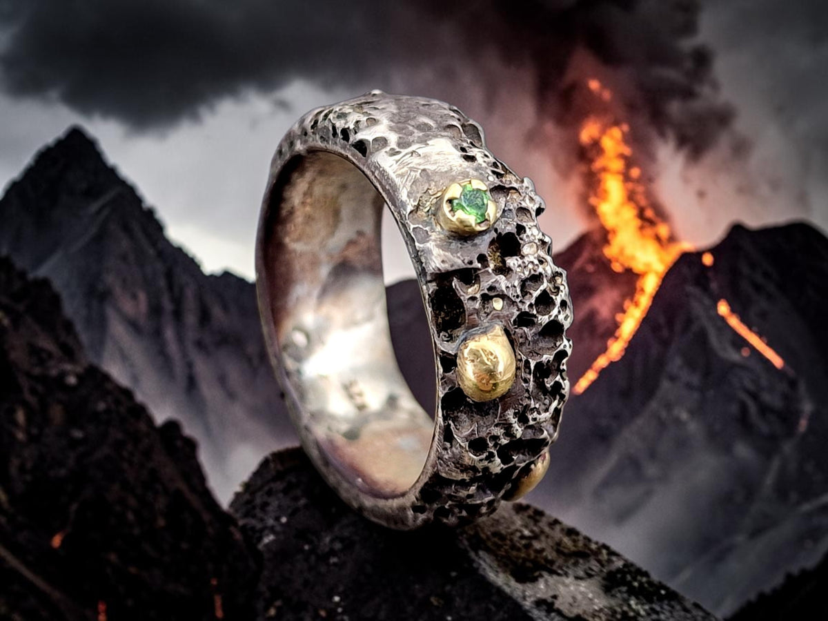 Lava Design Ring mit Tsavorit aus 925er Silber, 585er Gelbgoldelemente, Gr.59 (18,7), Unisex, Unikat, Handarbeit