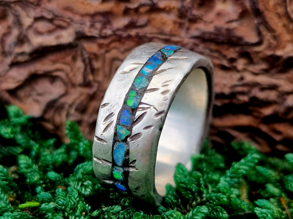 Lightning Ridge Opalsplitter Design Ring aus 925er Silber, Gr. 55 (17,5), buntes Opalfeuer in Kunstharz, teilgeschwärzt, Unikat, Handarbeit