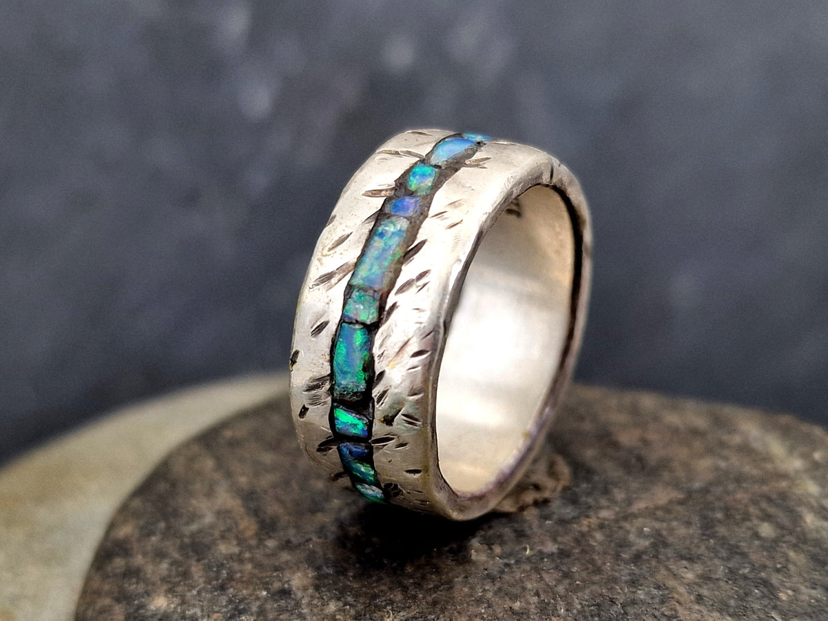 Lightning Ridge Opalsplitter Design Ring aus 925er Silber, Gr. 55 (17,5), buntes Opalfeuer in Kunstharz, teilgeschwärzt, Unikat, Handarbeit