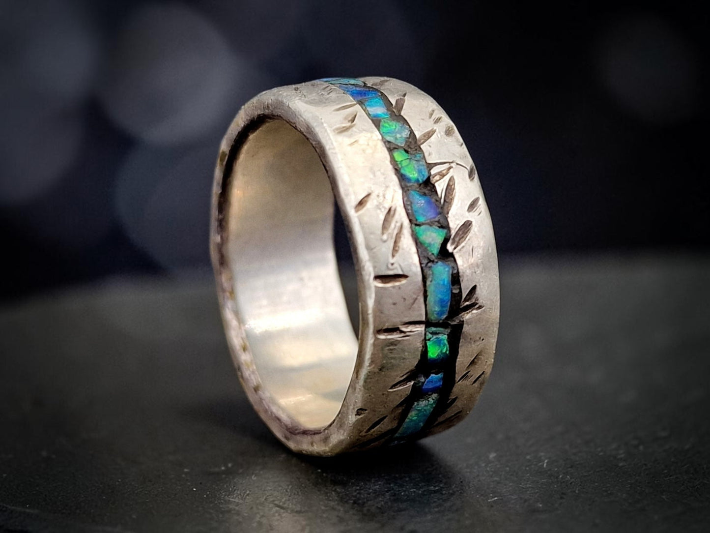 Lightning Ridge Opalsplitter Design Ring aus 925er Silber, Gr. 55 (17,5), buntes Opalfeuer in Kunstharz, teilgeschwärzt, Unikat, Handarbeit