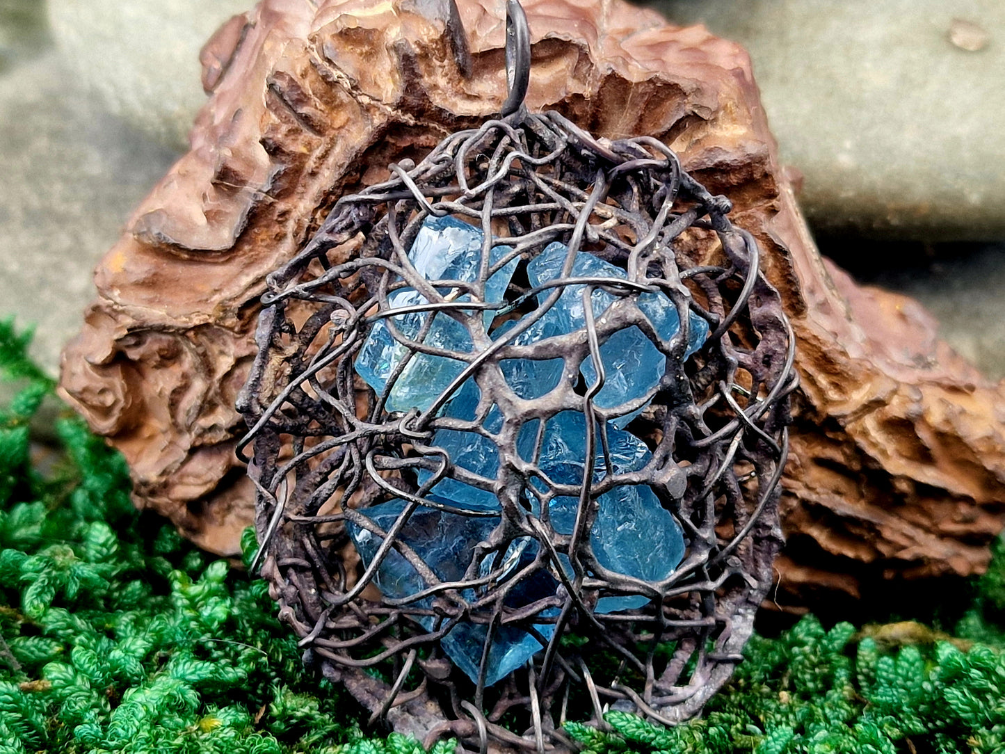 Organischer Aquamarin Design Anhänger aus geschwärztem 925er Silber, Rohsteine, magisch, mystisch, Handarbeit, Unikat
