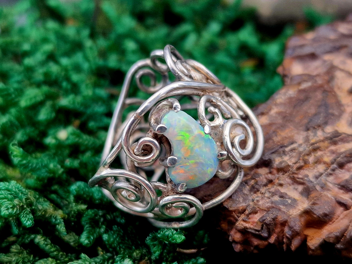 Lightning Ridge Opal Design Ring, Gr.59 (18,7), 925er Silber, florale Schnörkel, magisch, Opalfeuer in Multicolor, Unikat, Handarbeit