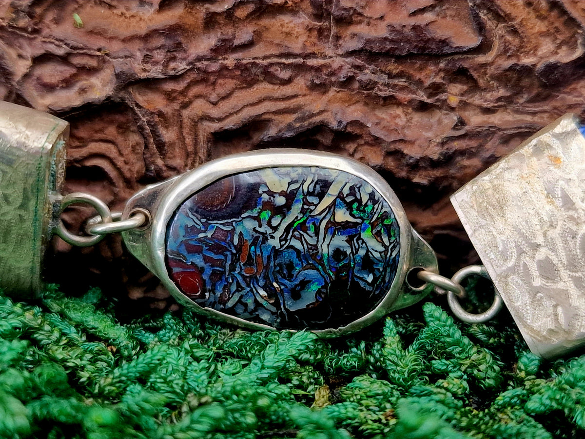 Makramee Design Armband, aus 925er Silber, 17,5cm Länge, Boulder Opal, Muster, Opalfeuer in grün und blau, Unisex, Unikat, Handarbeit