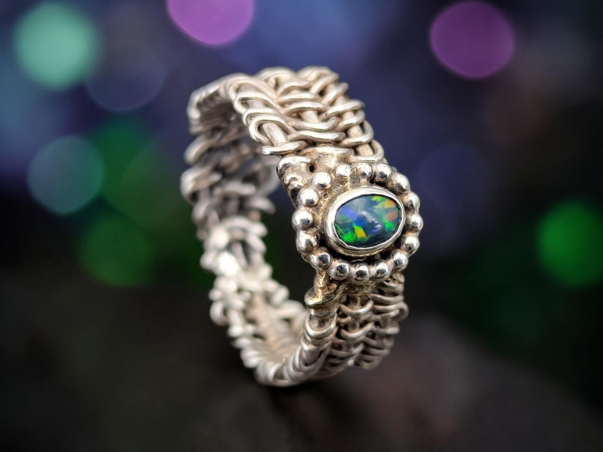 Schwarzer Opal Design Ring, Gr. 57 (18,3), aus 925er Silber, wild geflochtenes Design, mehrfarbiges Opalfeuer, magisch, mystisch, Stapelring, Unikat, Handarbeit
