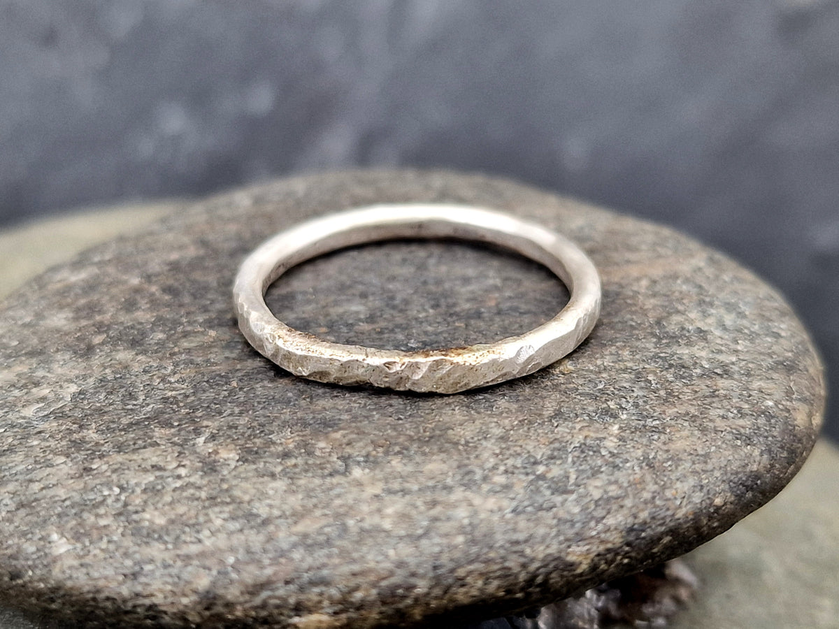Handgeschmiedeter, gehämmerter Silber Design Ring, 925er Silber, Vorsteckring, Stapelring, Gr.56(18), Unikat, Handarbeit