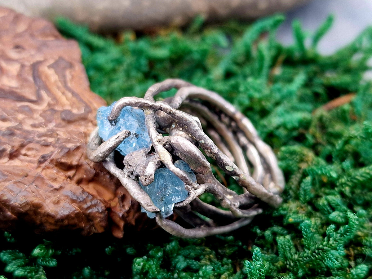 Organisch gewachsener Aquamarin Rohsteine Ring, Magisch, Mystisch, teilgeschwärzt, Gr.60 (19,3), Unikat, Handarbeit