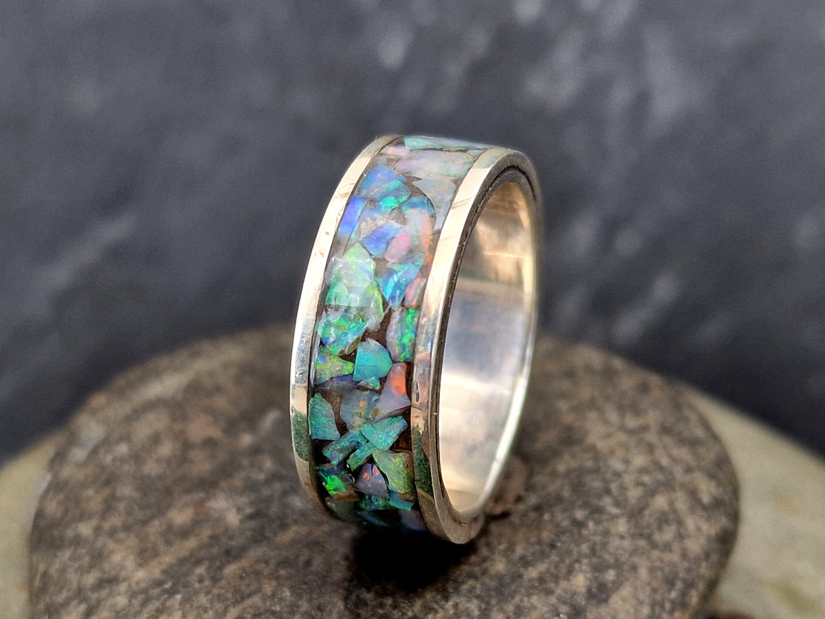 Lightning Ridge Opalchips Design Ring, Gr. 65-66 (20,8), aus 925er Silber, Multicolor Opale 360 Grad in Kunstharz, Nr.2, Unisex, Unikat, Handarbeit