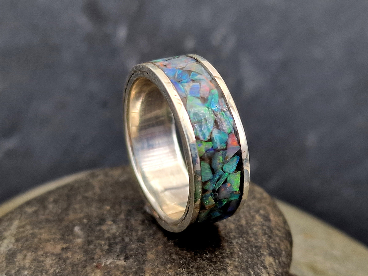 Lightning Ridge Opalchips Design Ring, Gr. 65-66 (20,8), aus 925er Silber, Multicolor Opale 360 Grad in Kunstharz, Nr.2, Unisex, Unikat, Handarbeit