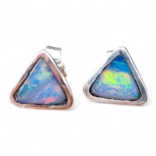 Dreieckige Lightning Ridge Opal Ohrstecker aus 925er Silber, Multicolor Opalfeuer, in lichtgehärtetem Kunststoff, Unikat, Handarbeit