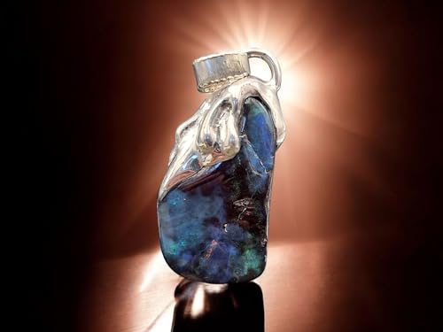 LeoLars-PABE Design Anhänger aus 925er Silber mit Boulder Opal im Tropfen Design, flüssiges Silber, Opal mit dunkelblauer gemeiner Opalschicht und mehrfarbigem Opalfeuer, Unikat, Handarbeit, Unisex