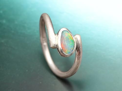 LeoLars-PABE Design Ring mit Lightning Ridge Opal aus 925er Silber, Gr. 56-57 (18,1), mehrfarbiges Opalfeuer, seidenmatt, Unikat, Handarbeit