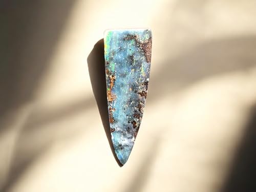 LeoLars-PABE Boulder Opal Anhänger mit dunkelblauer gemeine Opalschicht und Multicolor Opalfeuer in Streifen, gebohrt mit 60 cm langen Lederband, 41,5mm x 14,1mm x 7mm, Unikat, Handgeschliffen