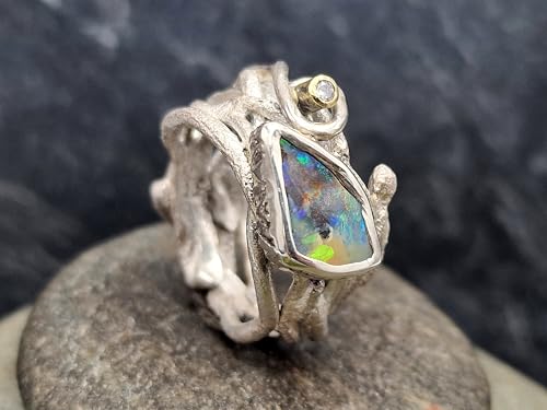 LeoLars-PABE Design Ring mit Bouder Opal in Zargenfassung aus 925er Silber mit Diamant in 585er Goldröhrenfassung in organisch verwurzeltem Design Größe 63 (20), Unisex, Unikat, Handarbeit