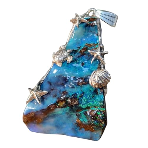 LeoLars-PABE Boulder Opal Anhänger im maritimen Design aus 925er Silber,mit grün-blauem Opalfeuer, Akzente wie Muschel, Seesterne und Meeresschildkröte, Unikat, Handarbeit, Unisex