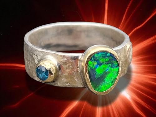 Lightning Ridge black Opal Chrystal Opal Design Ring, Gr. 55 (17,7), aus 925er Silber mit 750er Gelbgold Fassungen und Elementen, blauer Diamant, kräftigem grünen Opalfeuer, Unikat, Handarbeit