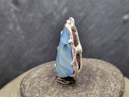LeoLars-PABE Boulder Opal Design Anhänger aus 925ere Silber, Spezialfassung individuell, Opal mit gemeiner Opalschicht und partiellem Opalfeuer in grün und blau, Unikat, Handarbeit, Unisex