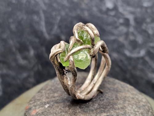 LeoLars-PABE Peridot Rohstein Design Ring aus 925er Silber, Schlingpflanzen Design, teilgeschwärzt, Größe: 58 (18,5), Unikat, Handarbeit