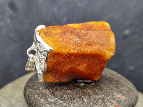 LeoLars-PABE Natürlicher Nordsee Bernstein Design Anhänger aus 925er Silber, Stein unbearbeitet, Opak, gelb-orange-braun, 37,5mm x 26mm, Unikat, Unisex, Handarbeit
