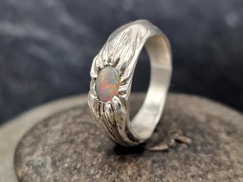 LeoLars-PABE Lightning Ridge Design Opal mit weißem Stein mit rotem und etwas orangem Feuer in einem massiven strukturierten Ring aus 925er Silber in Wurzeldesign, Größe 56 (18) Unikat, Handarbeit