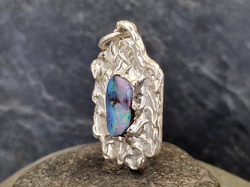 LeoLars-PABE Toller Boulder Opal Design Anhänger mit organisch gestaltetem Rahmen aus 925er Silber, Opal - Picture Stone mit mehrfarbigem Opalfeuer, 16x9mm, Unikat, Handarbeit