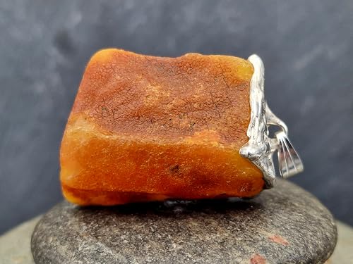 LeoLars-PABE Natürlicher Nordsee Bernstein Design Anhänger aus 925er Silber, Stein unbearbeitet, Opak, gelb-orange-braun, 37,5mm x 26mm, Unikat, Unisex, Handarbeit