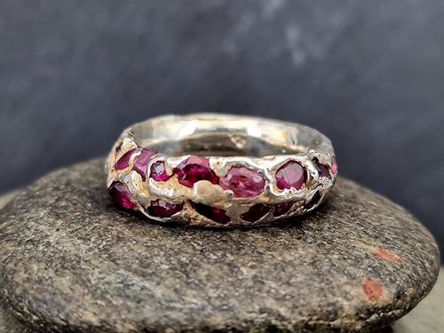 LeoLars-PABE Sandguss Design Chaos Ring, Gr. 56-57 (18), aus 925er Silber mit vielen eingegossenen Rubinen, Sandguss Oberfläche, Unikat, Handarbeit