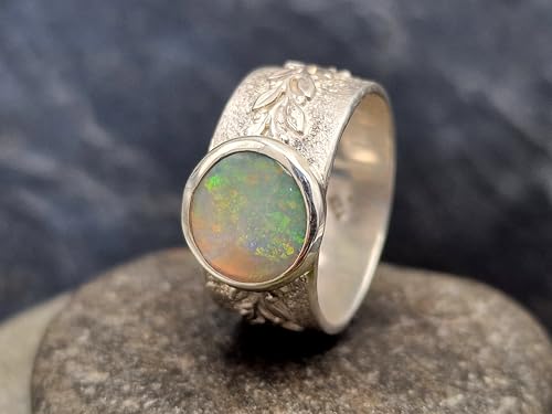 LeoLars-PABE Lightning Ridge Opal Ring, Gr. 63 (20) aus 925er Silber,Opal- pastellfarbenes Opalfeuer. D-10,3mm, Ring mit Muster und Ranke, Unikat, Handarbeit, Ring 26,1x23,9x 12,5