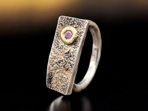 LeoLars-PABE Rosa Saphir Design Ring aus 925er Silber mit Gelbgold Fassung Geprägte und gehämmerter Platte, Unikat,Handarbeit