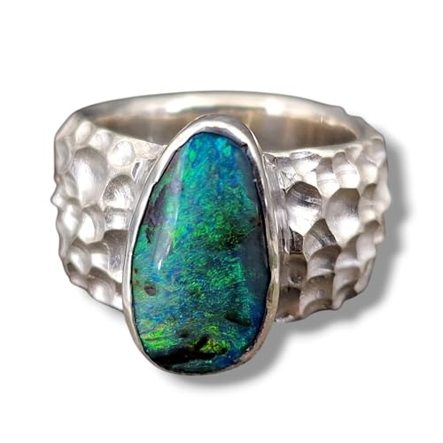 LeoLars-PABE Boulder Opal Design Ring aus 925er Silber, Ring im massiven Krater Design, Opal mit herrlichem grün-blauen Opalfeuer, Größe: 55 (17,5), Unikat, Handarbeit