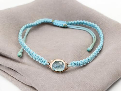 LeoLars-PABE Babyblaues Makramee Armband mit Aquamarin im Rosenschliff in einer 925er Silber Fassung, Umfang von 16-24cm, Unikat, Handarbeit