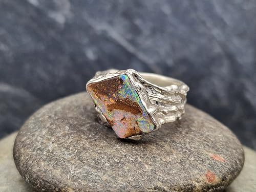 LeoLars-PABE Boulder Opal Design Ring aus 925er Silber in unserem speziellen organischen Design, Opal mit mehrfarbigem Feuer Größe 55-56 (17,7) in Zargenfassung, Unikat, Handarbeit