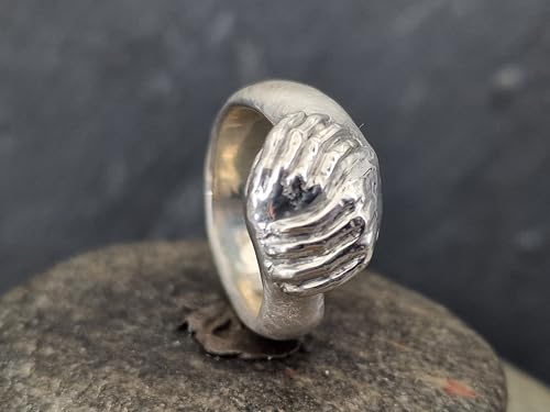 LeoLars-PABE Design Ring Hand in Hand, Gr. 56 (18) aus 925er Silber, teil poliert teil eismattiert, Unikat, Handarbeit