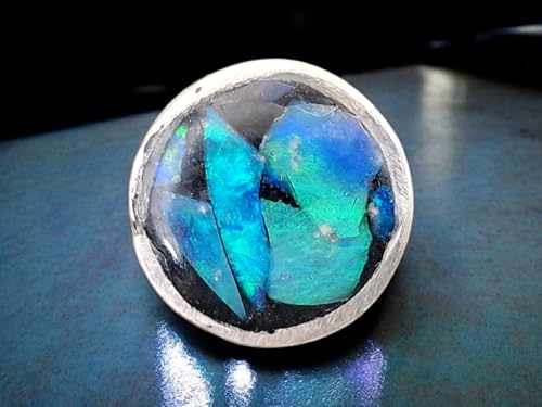 einzelner Lightning Ridge Opalsplitter Ohrstecker aus 925er Silber mit Flügelmutter, grün-blaues Opalfeuer, in Kunststoff eingegossen, Unikat, Handarbeit