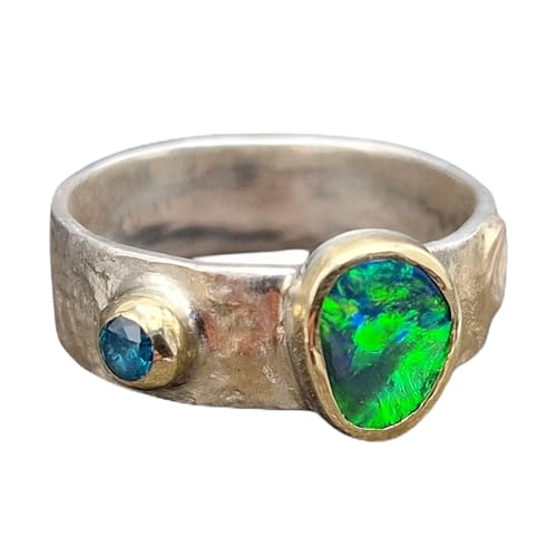 Lightning Ridge black Opal Chrystal Opal Design Ring, Gr. 55 (17,7), aus 925er Silber mit 750er Gelbgold Fassungen und Elementen, blauer Diamant, kräftigem grünen Opalfeuer, Unikat, Handarbeit