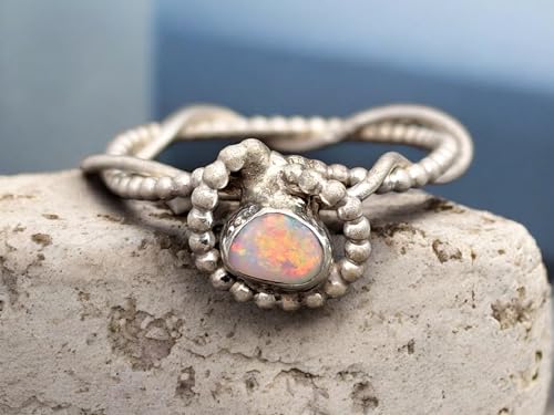 LeoLars-PABE Heller Lightning Ridge Opal Design Ring mit viel rotem Opalfeuer und Multicolor, Gr. 58 (18,5), aus 925er Silber, verspielt, mit Perldraht, Unikat, Handarbeit