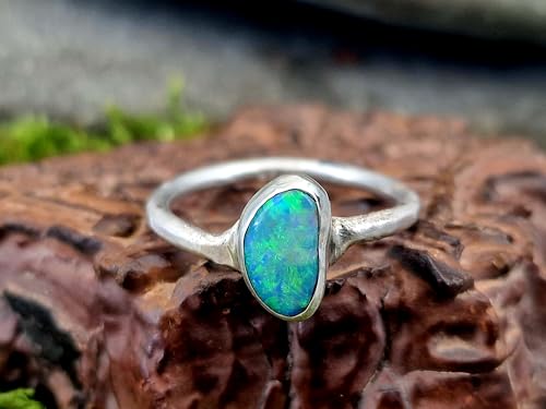 LeoLars-PABE Lightning Ridge Opal Ring, Gr.59-60 (19), aus 925er Silber, grob geschmiedet, Opalfeuer in brilliantem grün und blau, Unikat, Handarbeit