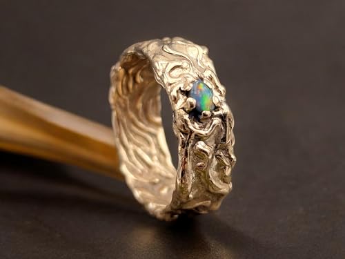 Herrlicher Lightning Ridge Opal Design Ring, Gr. 64 (20.2), Unisex, aus 585er Gelbgold mit toller verschnörkelter Oberfläche innen und außen, Opal mehrfarbig 4,8x3,6mm, Unikat, Handarbeit