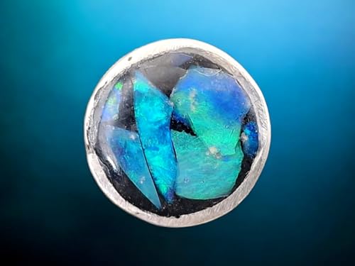 einzelner Lightning Ridge Opalsplitter Ohrstecker aus 925er Silber mit Flügelmutter, grün-blaues Opalfeuer, in Kunststoff eingegossen, Unikat, Handarbeit