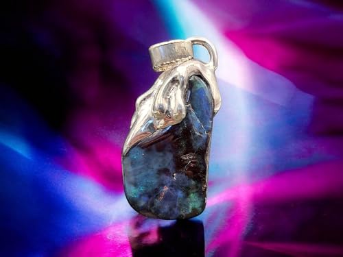 LeoLars-PABE Design Anhänger aus 925er Silber mit Boulder Opal im Tropfen Design, flüssiges Silber, Opal mit dunkelblauer gemeiner Opalschicht und mehrfarbigem Opalfeuer, Unikat, Handarbeit, Unisex