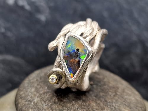 LeoLars-PABE Design Ring mit Bouder Opal in Zargenfassung aus 925er Silber mit Diamant in 585er Goldröhrenfassung in organisch verwurzeltem Design Größe 63 (20), Unisex, Unikat, Handarbeit