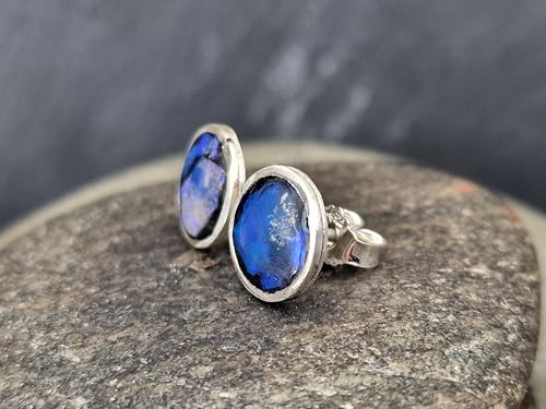 Lightning Ridge Opalsplitter Ohrstecker aus 925er Silber mit Flügelmuttern, Opalfeuer in blau-lila, in Kunststoff eingegossen, Unikat, Handarbeit