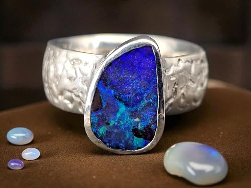 LeoLars-PABE Boulder Opal Design Ring, Gr.59 (18,7), aus 925er Silber, Picture Stone Universe, lila-blau-grünes Opalfeuer, Structure Design, Unikat, Handarbeit