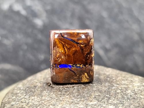 Boulder Opal Anhänger mit 60cm Lederband, Opal mit zwei lila Opalfeuer Opaladern, Maße: 17mm x 14mm x7,5mm, Unikat, Handgeschliffen