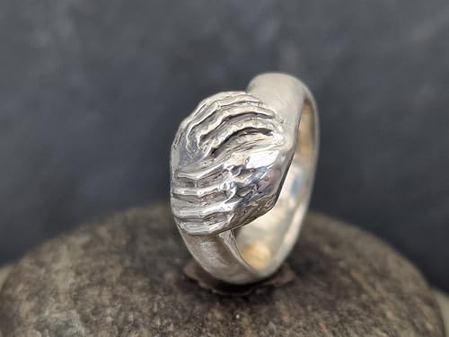 LeoLars-PABE Design Ring Hand in Hand, Gr. 56 (18) aus 925er Silber, teil poliert teil eismattiert, Unikat, Handarbeit