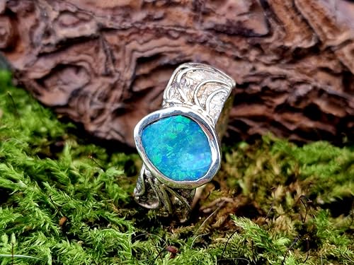 LeoLars-PABE Lightning Ridge Opal Design Ring, Gr. 56 (18), aus 925er Silber, Rustikal, verspielt, Opalfeuer in grün und blau, Unikat, Handarbeit