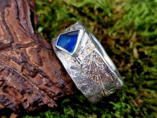 LeoLars-PABE Dark Boulder Opal Ring im 420er Kräuter Design aus 925er Silber, Gr. 61 (19,5) Opalfeuer in brilliantem grün-hellblau, Unikat, Handarbeit, Unisex