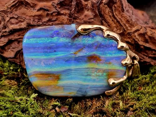 LeoLars-PABE herrlicher Boulder Opal Design Anhänger aus 585er Gelbgold im Tropfen Design, Opalschicht mit mehrfarbigem Opalfeuer, mit Wachstumsrissen, Stabil, Unikat, Handarbeit, Unisex
